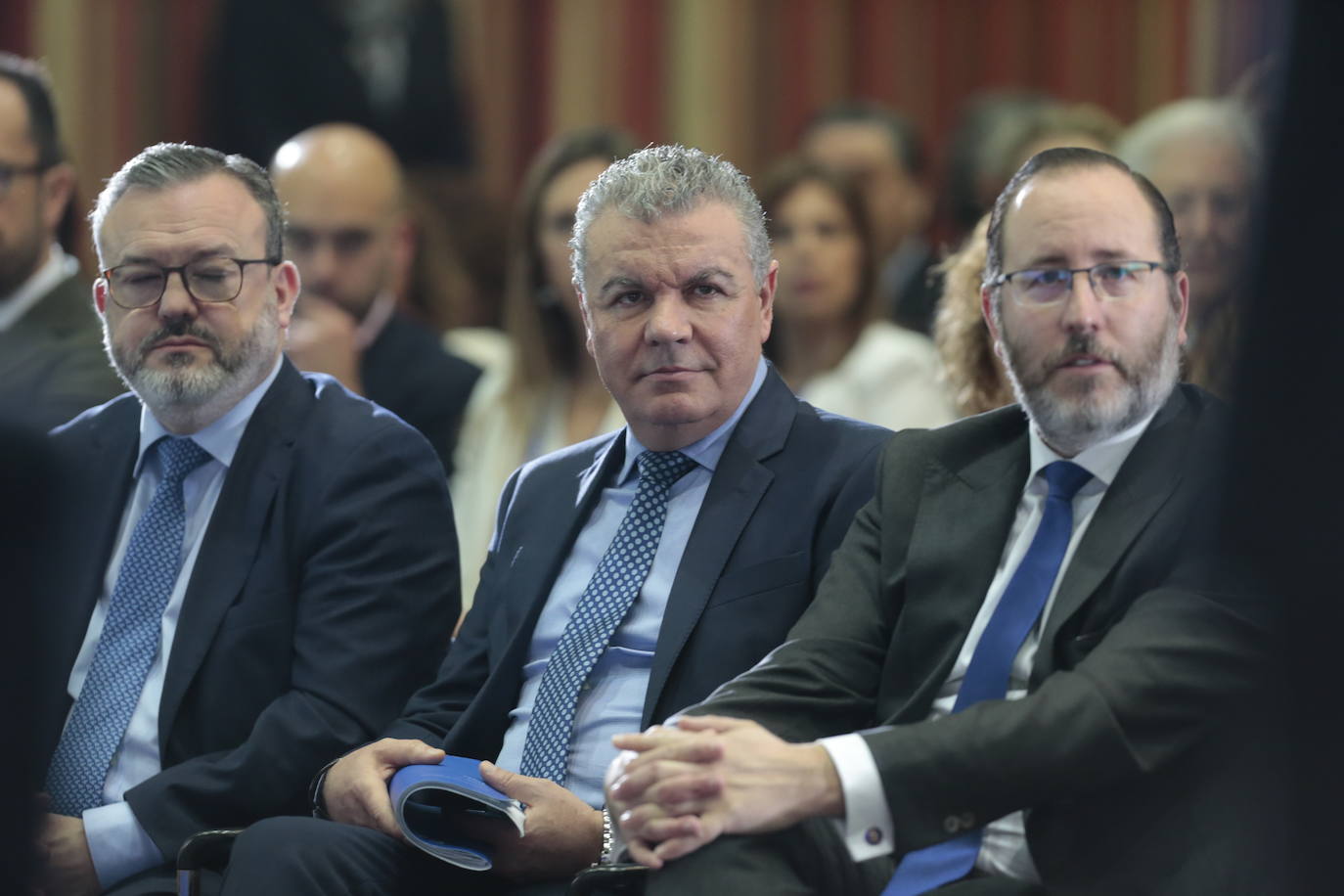  La capital del Principado ha acogido este viernes el Congreso de Empresarias y Directivas del Atlántico. En la inauguración han participado la vicepresidenta segunda del Congreso de los Diputados, Ana Pastor, y la presidenta de Adif, Isabel Pardo de Vera.