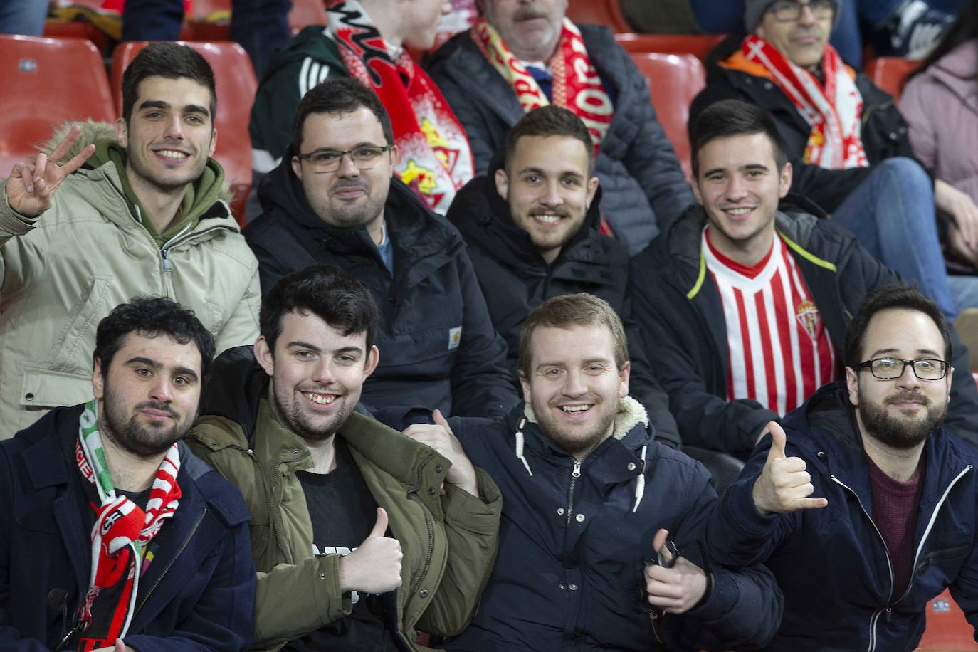 Fotos: ¿Estuviste en el Sporting - Cádiz? ¡Búscate!