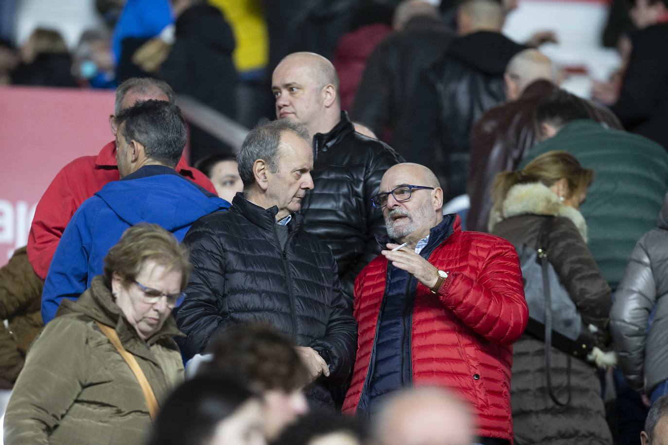 Fotos: ¿Estuviste en el Sporting - Cádiz? ¡Búscate!