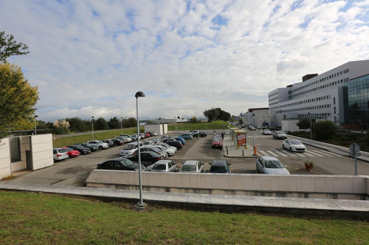 Unas cien plazas se ganarán en un nuevo espacio de aparcamiento en superficie. 