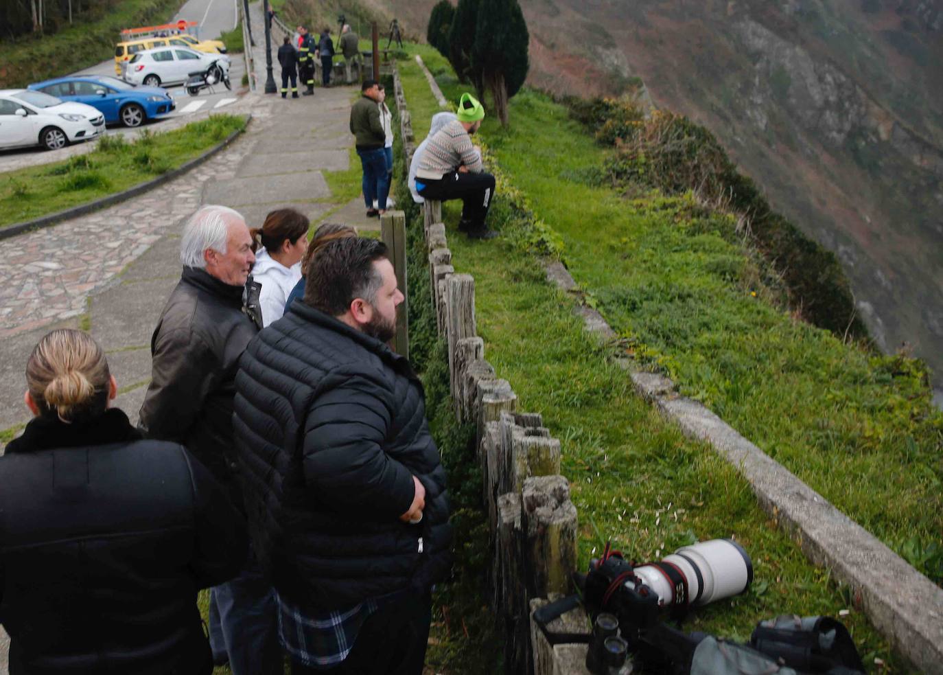 Bomberos, el Helimer y Salvamento Marítimo tratan de encontrar al hombre, desaparecido desde este lunes a mediodía