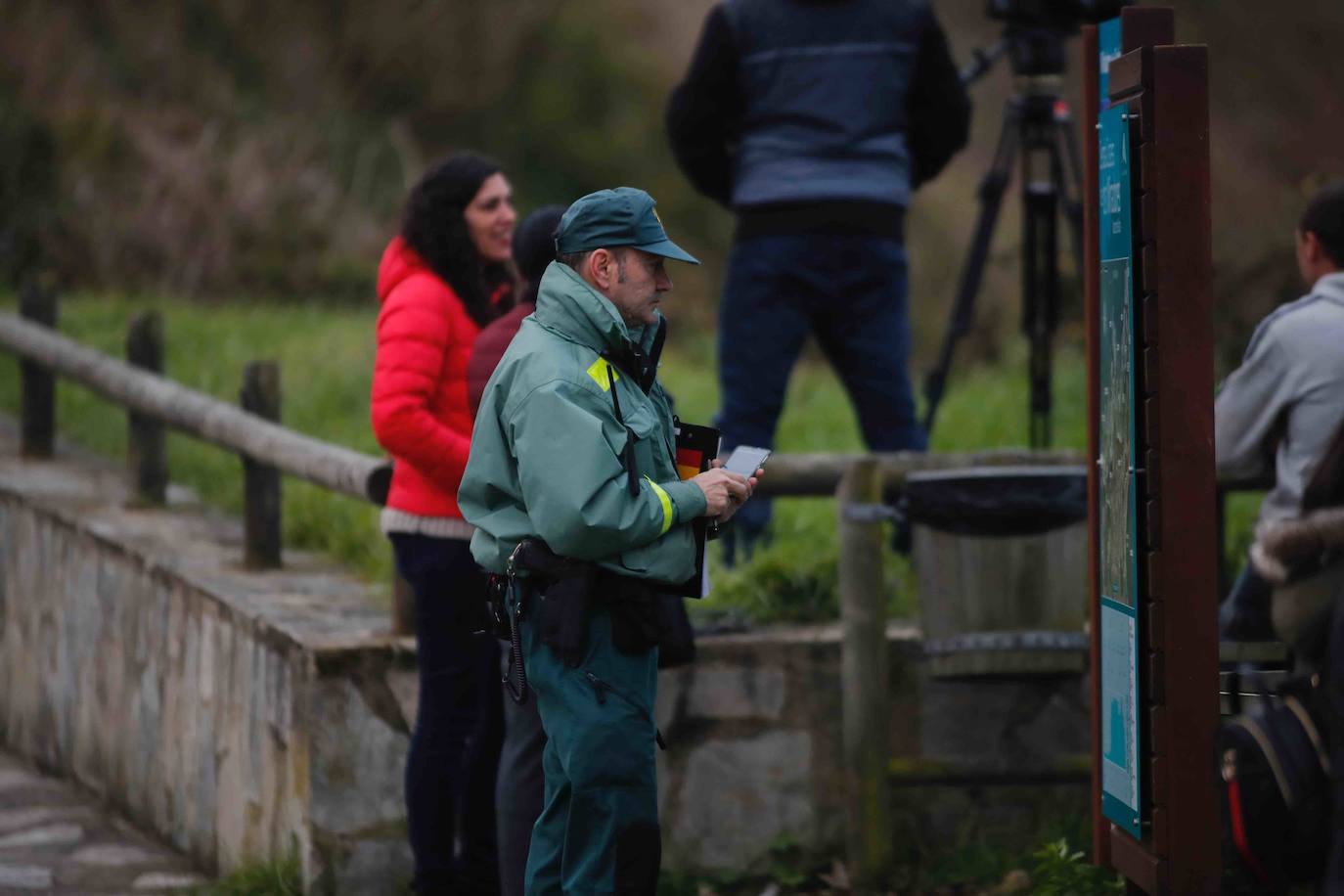 Bomberos, el Helimer y Salvamento Marítimo tratan de encontrar al hombre, desaparecido desde este lunes a mediodía