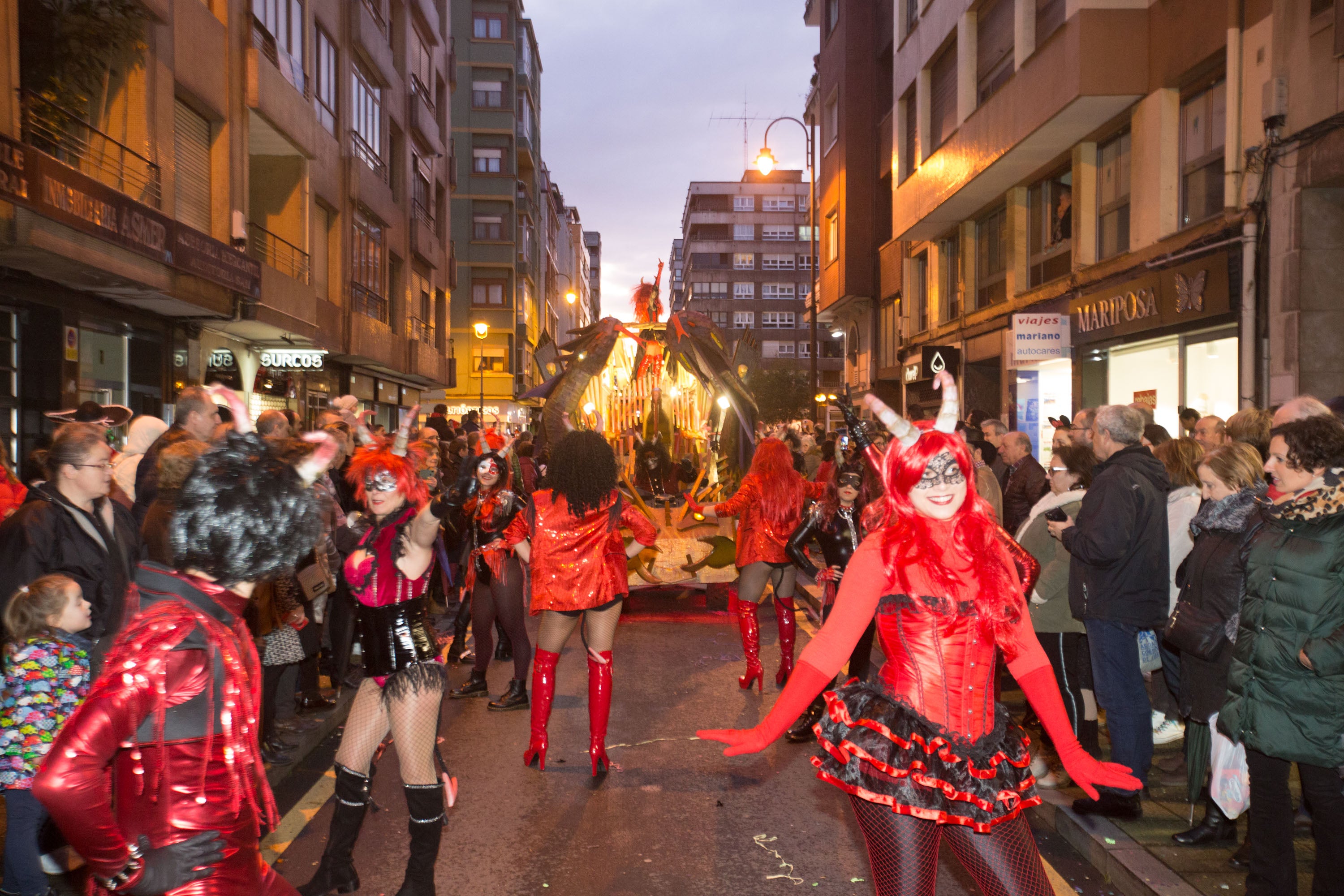 Fotos: Búscate en el Desfile de Antroxos