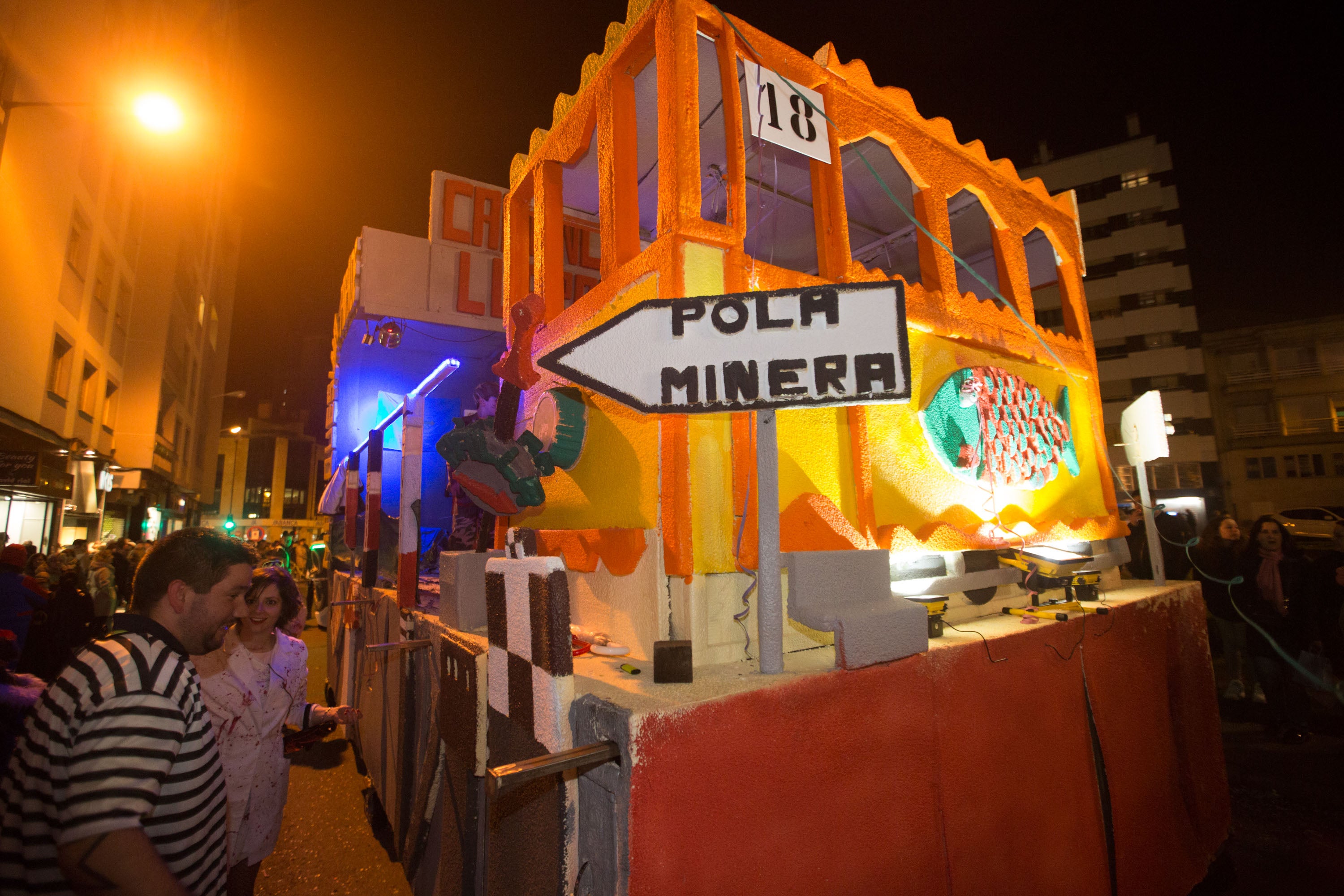 Fotos: Búscate en el Desfile de Antroxos