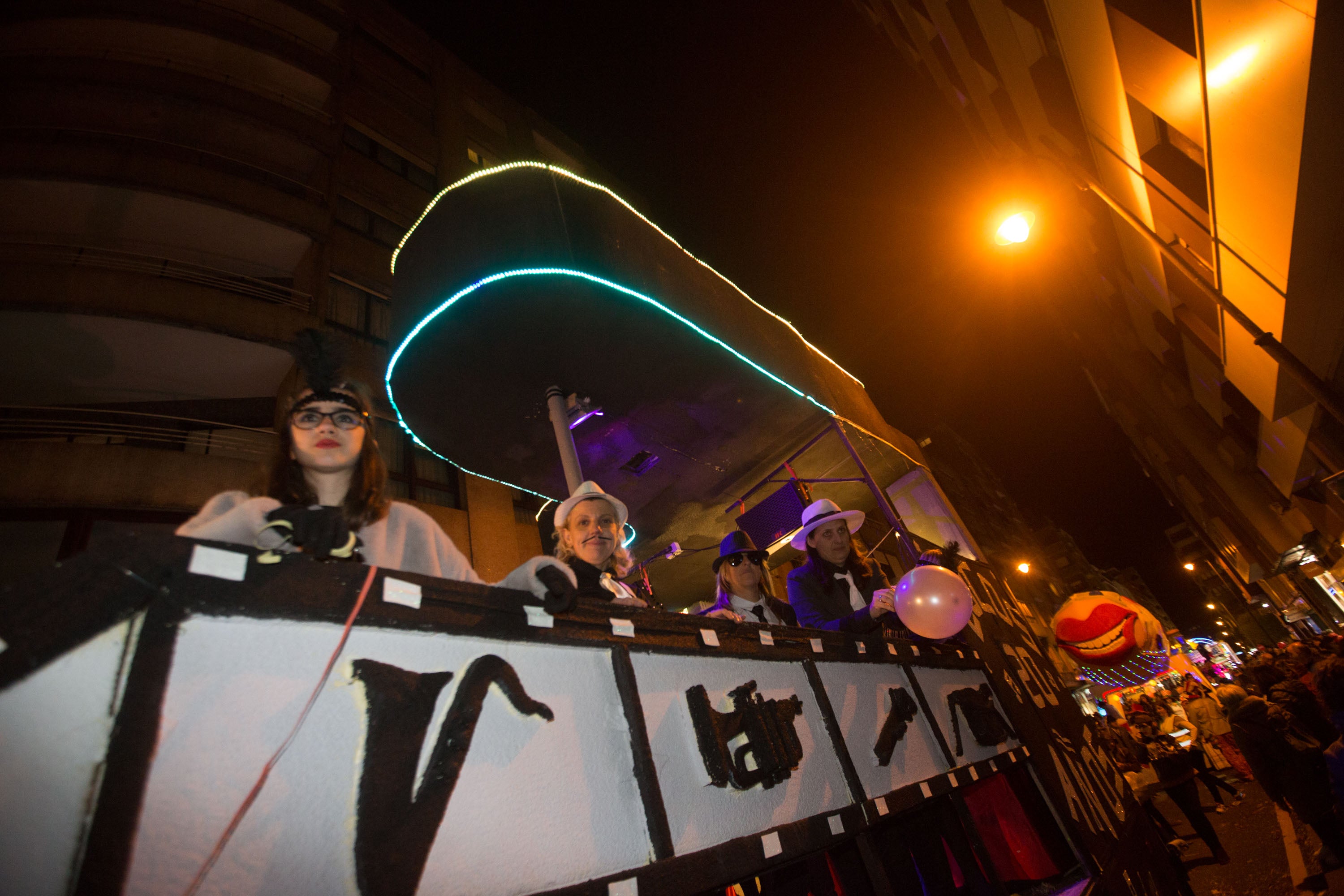 Fotos: Búscate en el Desfile de Antroxos