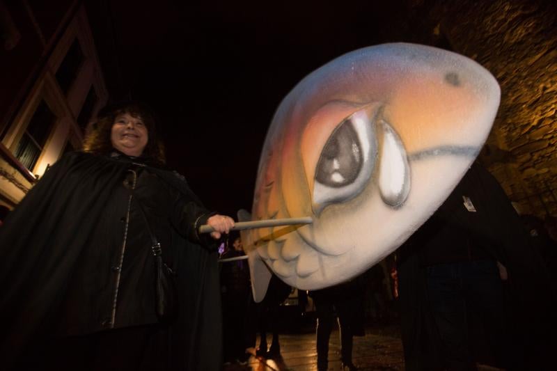 Fotos: El entroxu entierra a su sardina