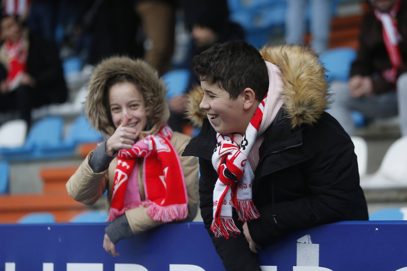 Fotos: ¿Estuviste en el Ponferradina – Sporting? ¡Búscate!
