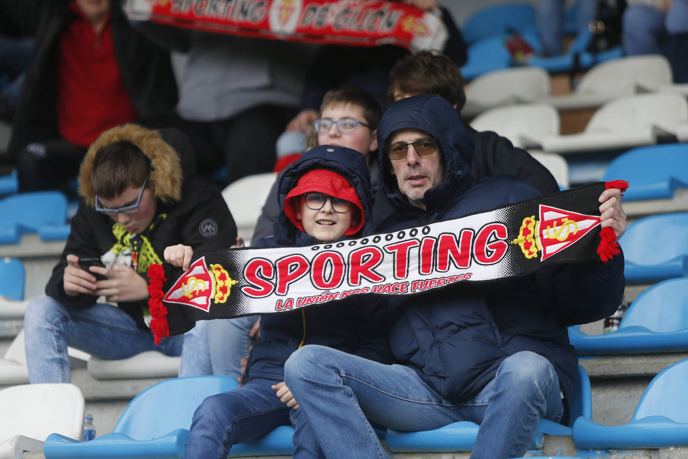 Fotos: ¿Estuviste en el Ponferradina – Sporting? ¡Búscate!