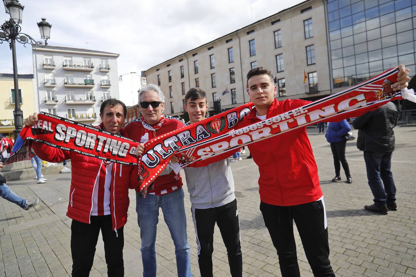 Fotos: ¿Estuviste en el Ponferradina – Sporting? ¡Búscate!
