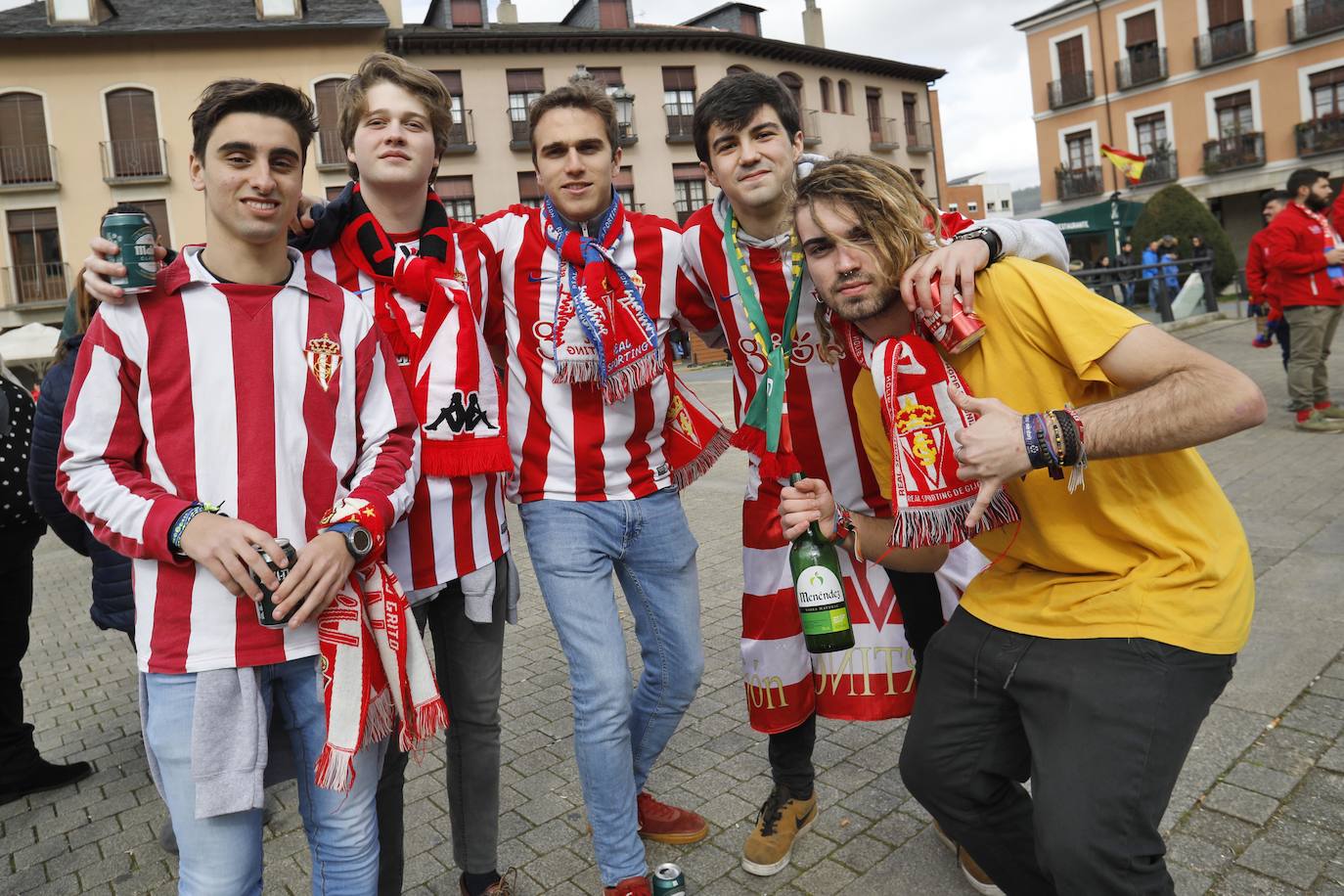 Fotos: ¿Estuviste en el Ponferradina – Sporting? ¡Búscate!
