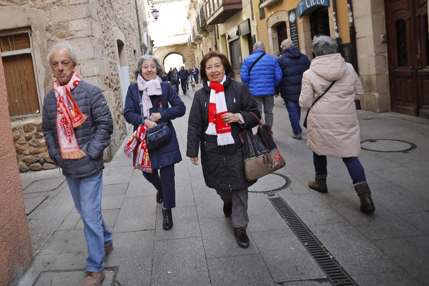 Fotos: ¿Estuviste en el Ponferradina – Sporting? ¡Búscate!