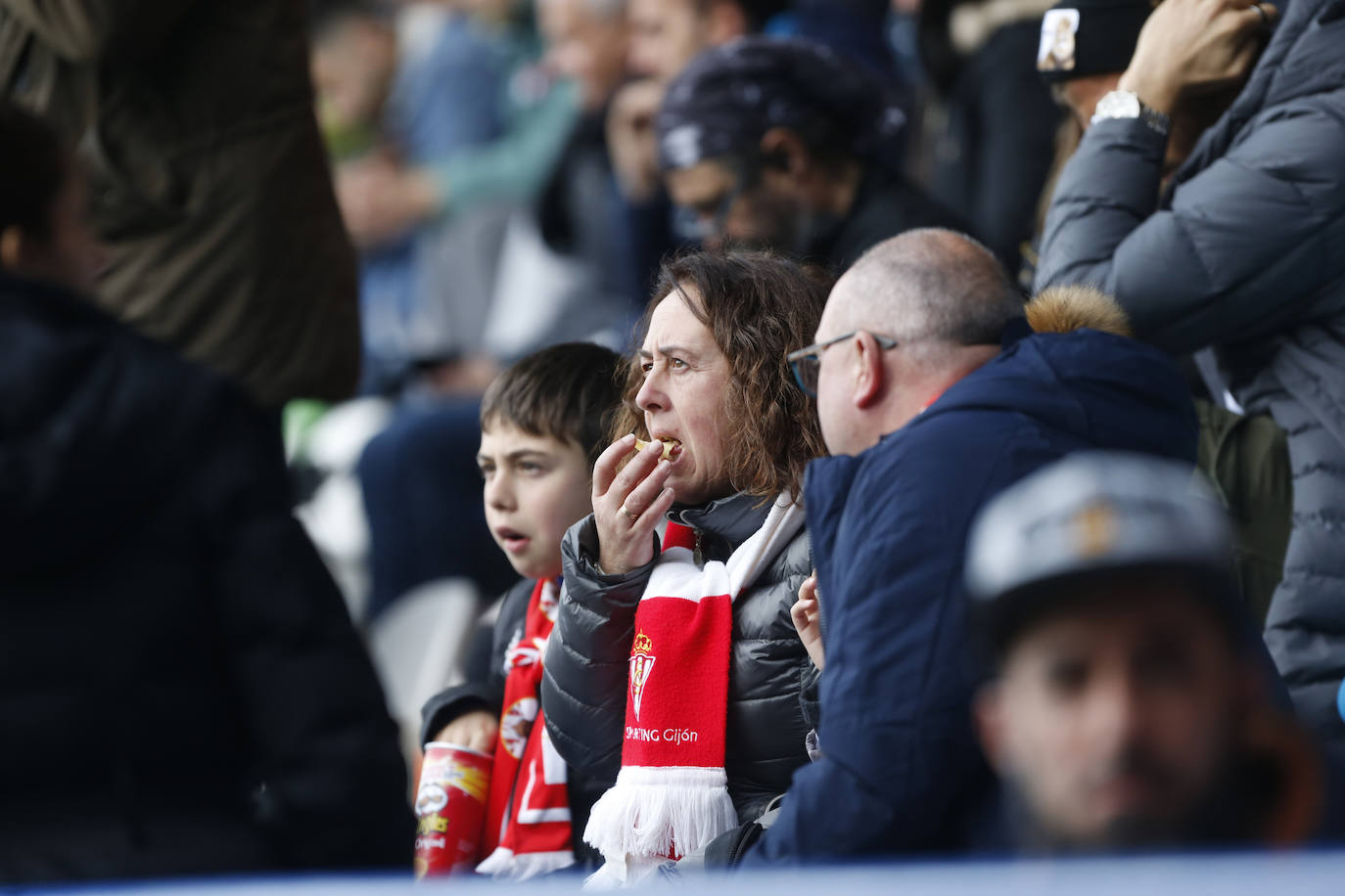 Fotos: ¿Estuviste en el Ponferradina – Sporting? ¡Búscate!