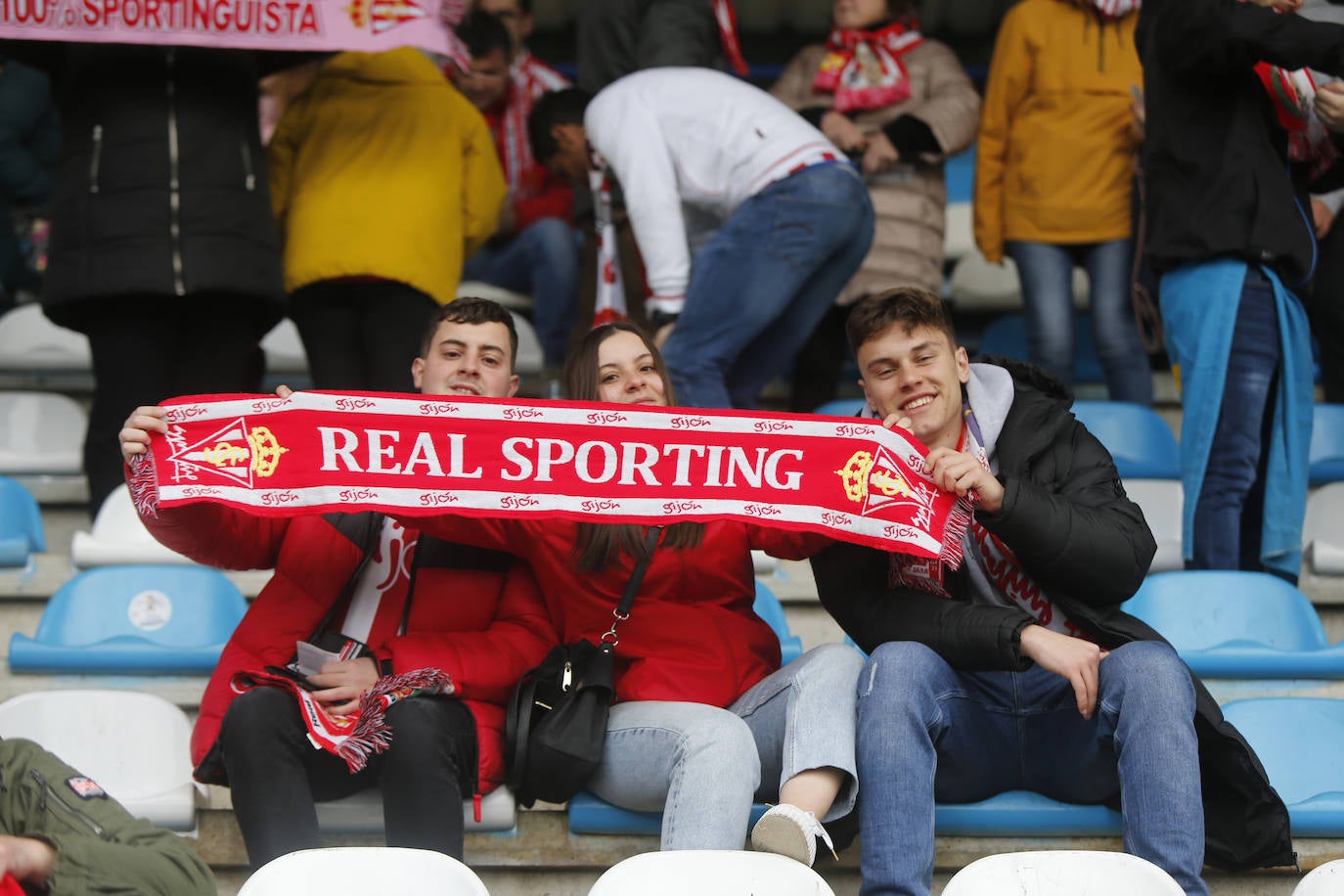 Fotos: ¿Estuviste en el Ponferradina – Sporting? ¡Búscate!