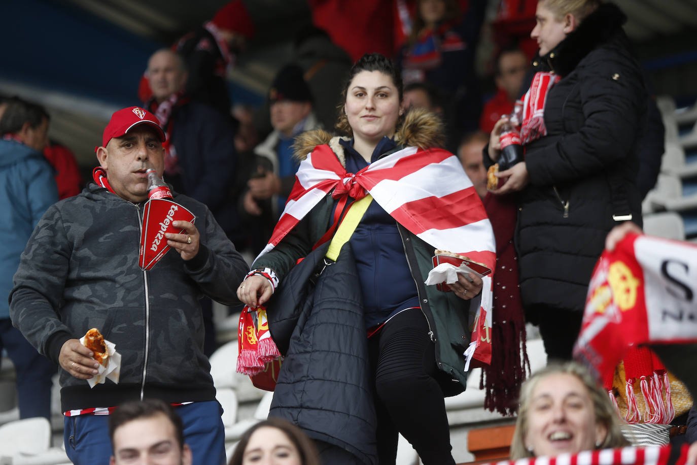 Fotos: ¿Estuviste en el Ponferradina – Sporting? ¡Búscate!