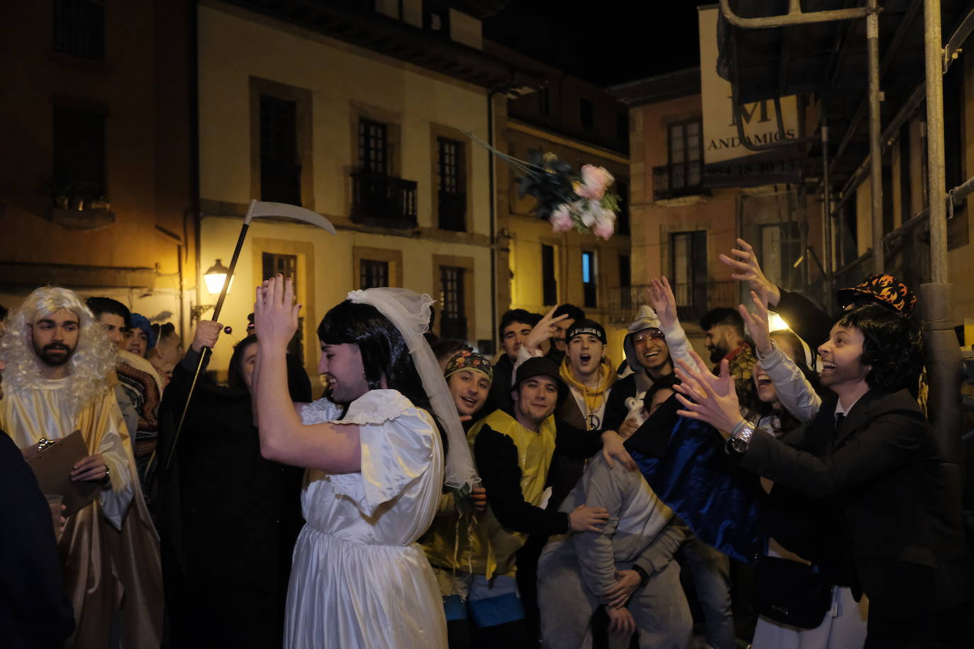 La capital del Principado disfrutó este fin de semana de las fiestas con la presencia de personajes dispares. 