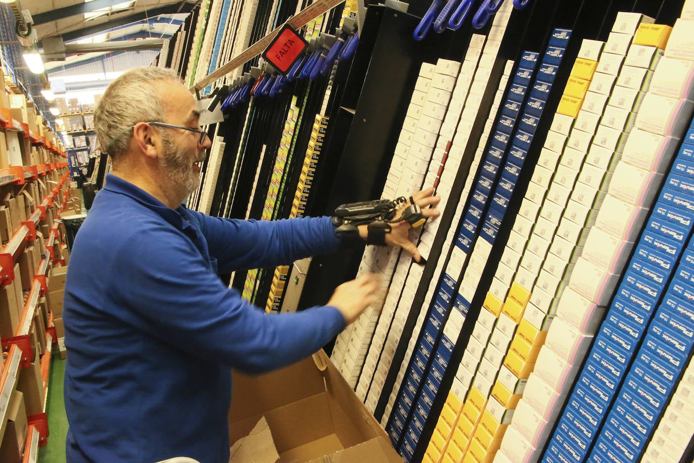 La Cooperativa Farmacéutica Asturiana cuenta con 130 trabajadores directos y 50 indirectos. Tiene 47 conductores titulares y 3 reservas. Su facturación ronda los 250 millones (décima cooperativa de España por volumen de facturación). En Asturias está entre las 15 empresas que más facturan.