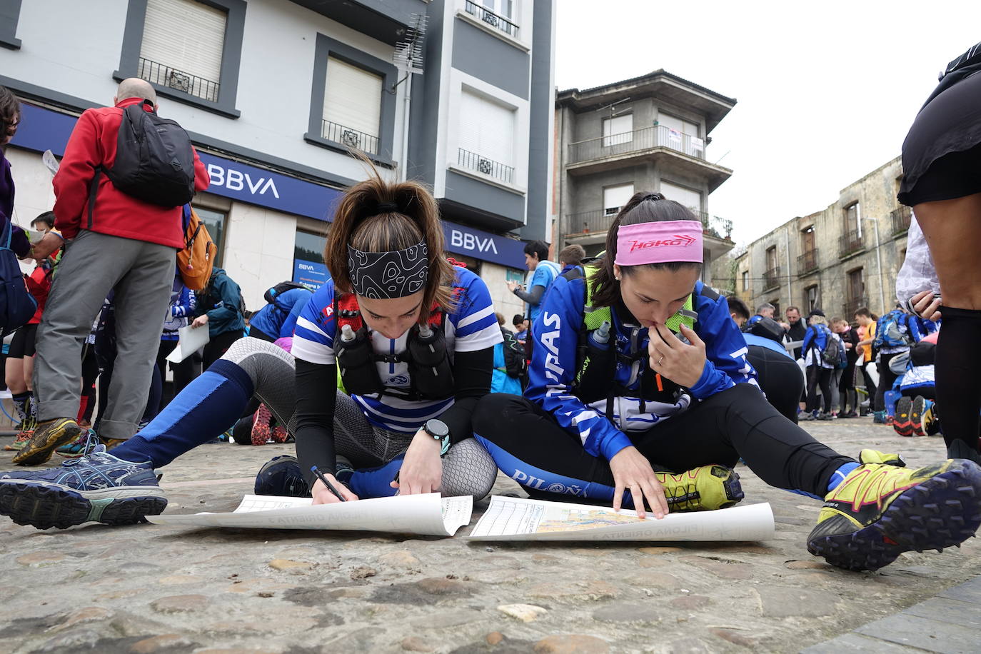 La prueba deportiva Piloña Orienta, organizada por los alumnos de Pro Viaje de Estudios del IES de Infiesto, tuvo lugar este domingo en Infiesto. 