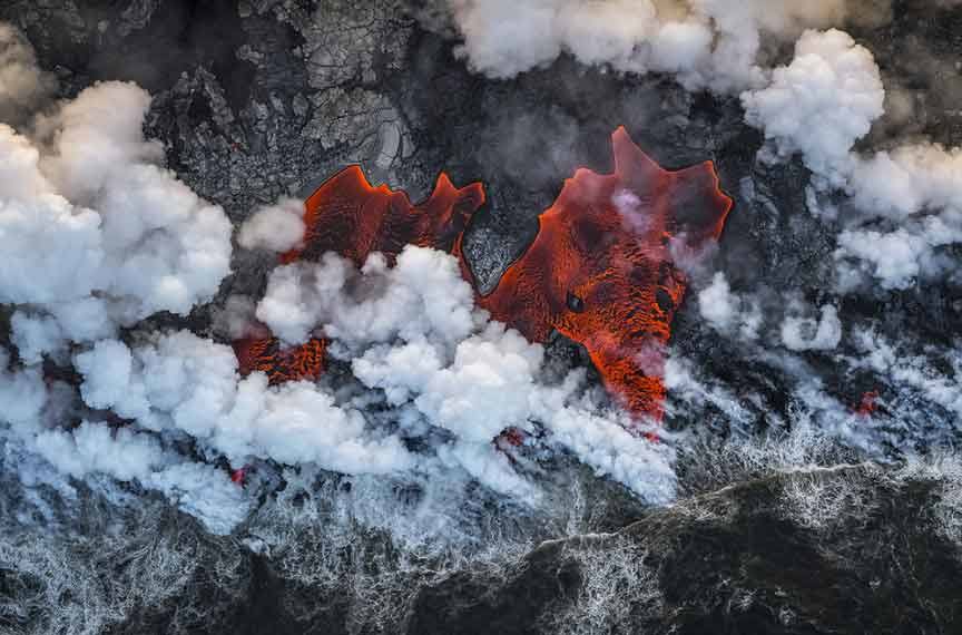 Infiesto se convierte un año más en el epicentro de la fotografía y el video de montaña, naturaleza y aventura. 15.000 fotos de 1.306 autores procedentes de 76 países han participado en este concurso. De todas ellas, solo quince han resultado premiadas y reconocidas como las técnicamente más valiosas y las visualmente más impactantes. Foto premiada dentro de la categoría 'Tema del año: fotografía con dron y aérea' 