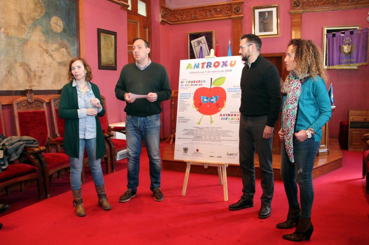 Rocío Vega, Alejandro Vega, José Carlos Flores y Laura Jiménez. 