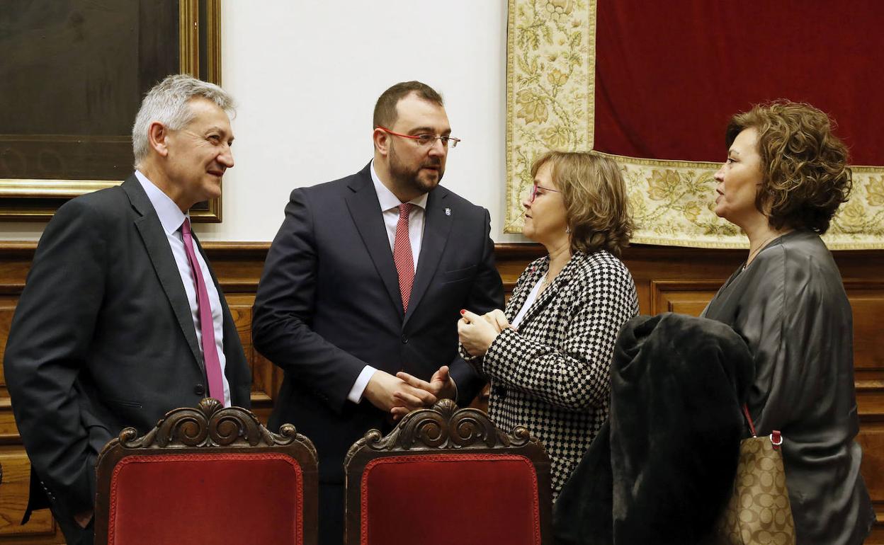 Santiago García Granda, Adrián Barbón, Rosana Morán y Esther Fernández.