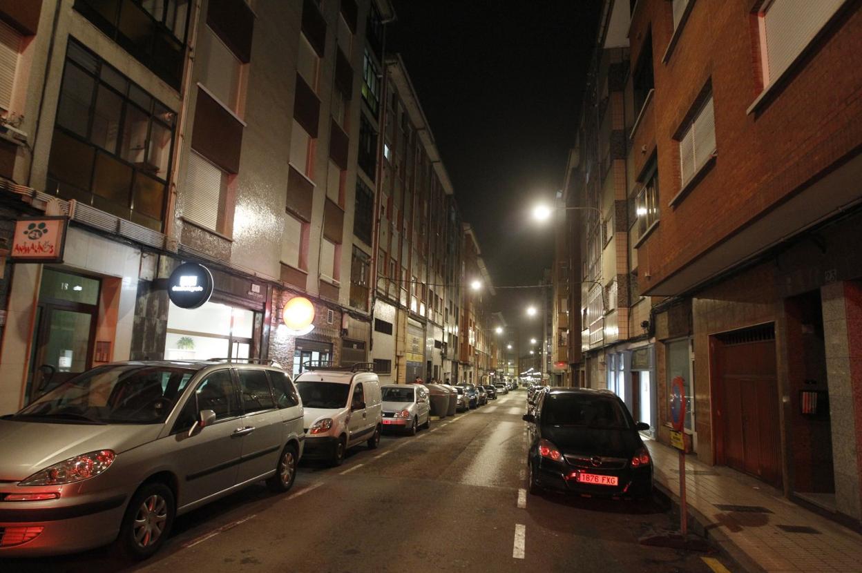 Calle Panamá, en el barrio de La Calzada, donde reside el hombre discapacitado. 