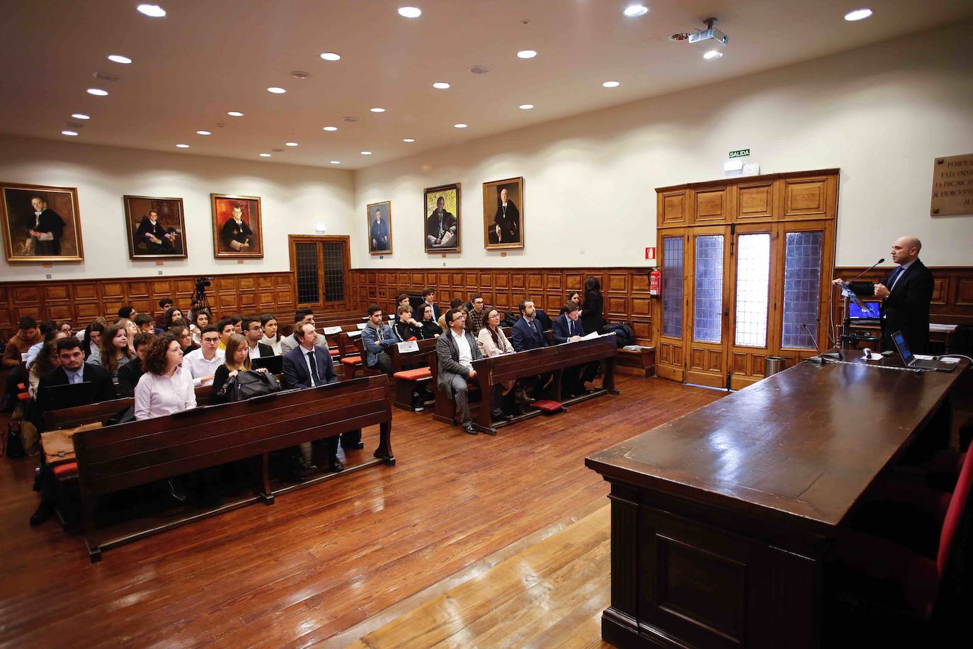 El programa de fomento de la cultura emprendedora organizado por EL COMERCIO selecciona a los ganadores de su séptima edición en el Edificio Histórico de la Universidad de Oviedo