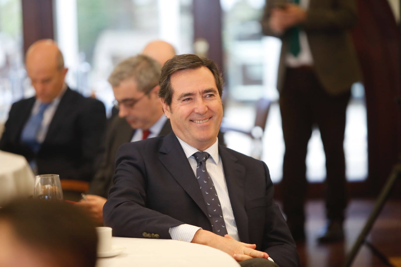 El presidente de la Confederación Española de Organizaciones Empresariales (CEOE) participa en la jornada 'Retos y oportunidades de las empresas ante el nuevo ciclo', organizada por EL COMERCIO y Liberbank