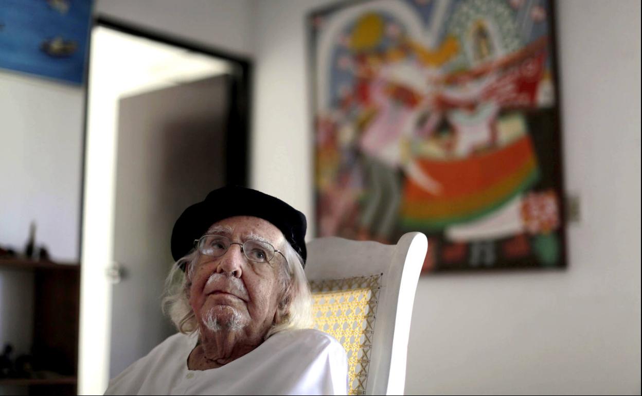 Ernesto Cardenal, en su casa en 2017.