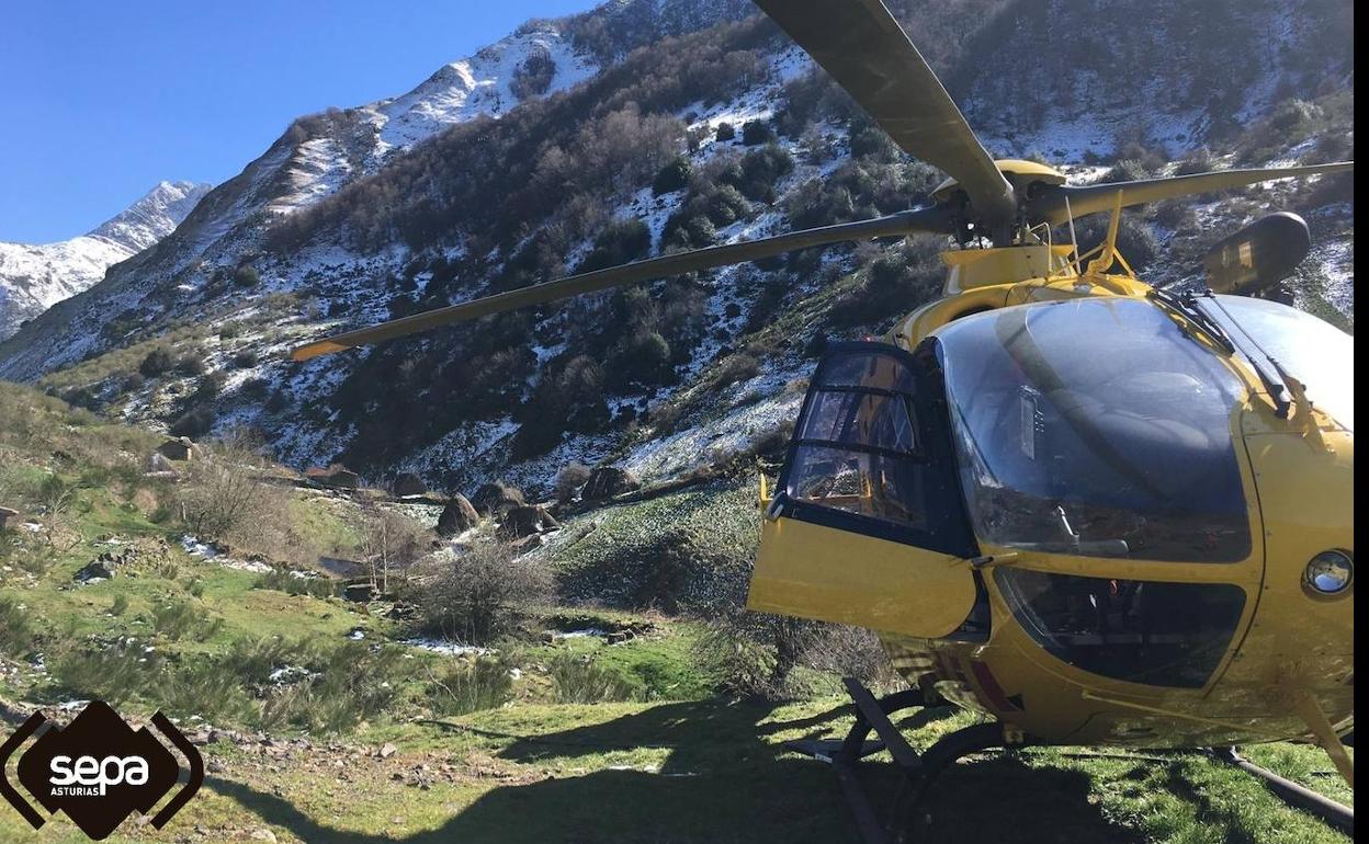 Fallece un hombre mientras iba a pedir ayuda para su mujer, que se accidentó en Somiedo