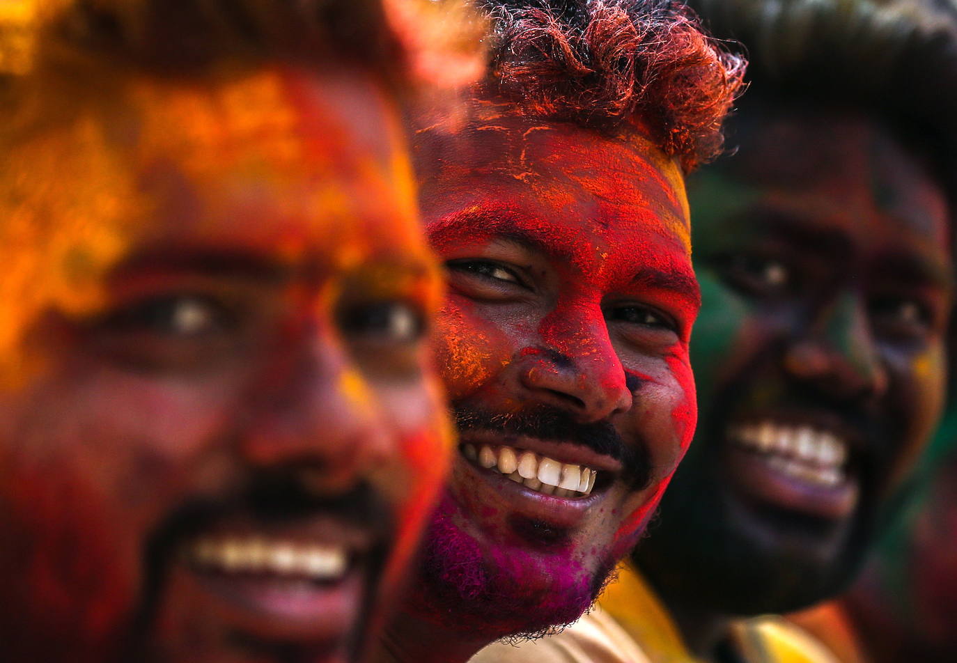 La ciudad india cumplió con el tradicional festival de color que se celebra cada primavera. Esta cita, también muy popular en Nepal, es conocida igualmente como la fiesta del amor o de los colores y, aunque se trata de una fiesta muy antigua en la cultura india, se ha extendido por otros puntos de Europa y América. 