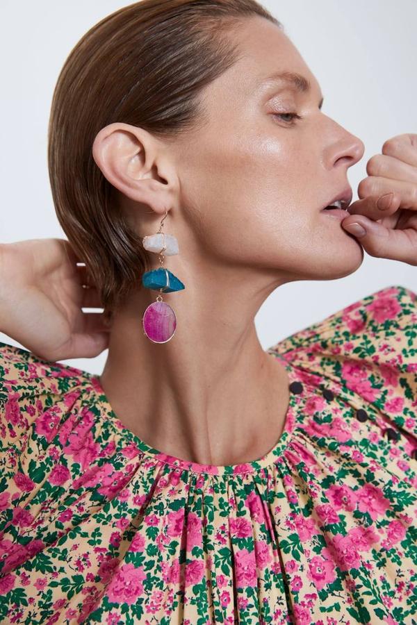 Pendientes de piedra agata de Zara, 15,95 euros.