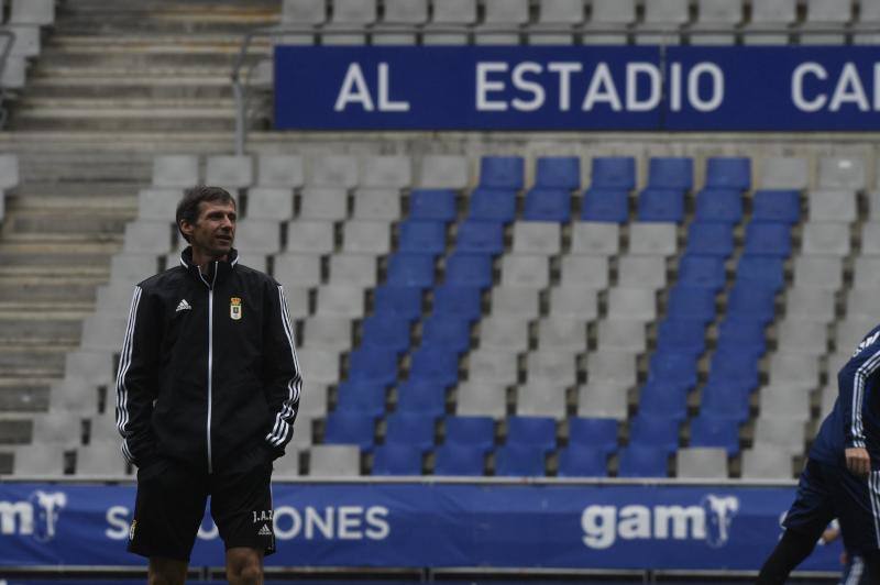 Los jugadores siguen ejercitándose pero se cancela la rueda de prensa del entrenador posterior al entrenamiento. 