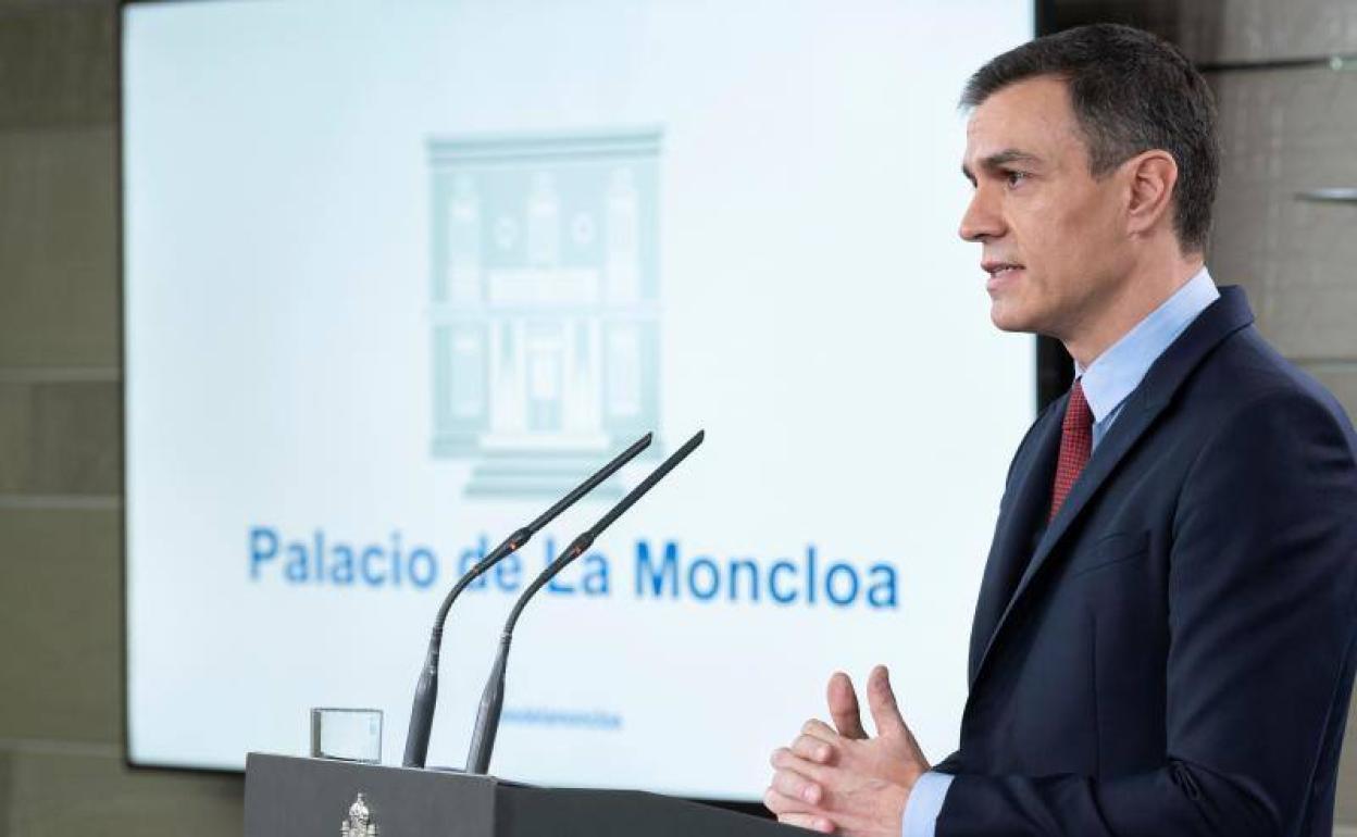 Pedro Sánchez comparece ante los medios. 