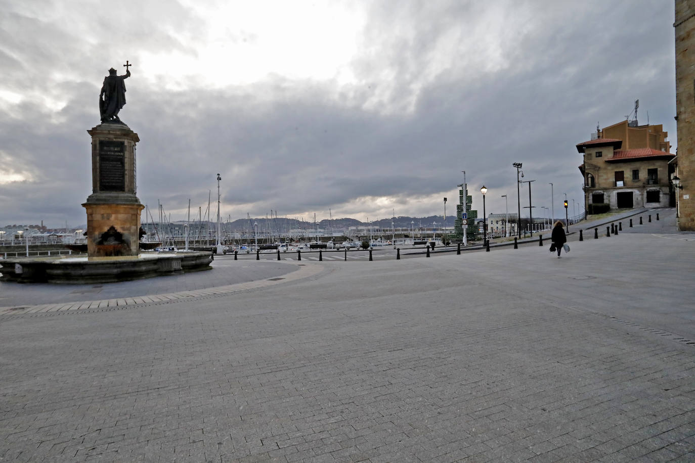 Apenas ciudadanos es la tónica general en las calles y carreteras asturianas