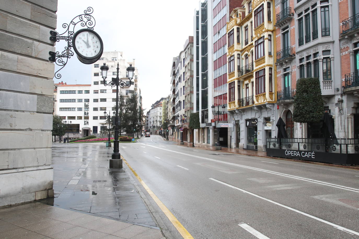 Apenas ciudadanos es la tónica general en las calles y carreteras asturianas