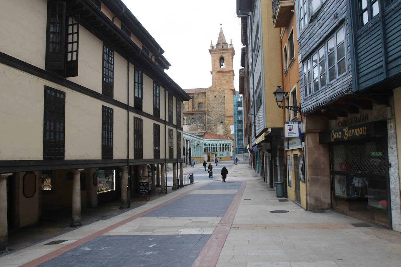 Apenas ciudadanos es la tónica general en las calles y carreteras asturianas