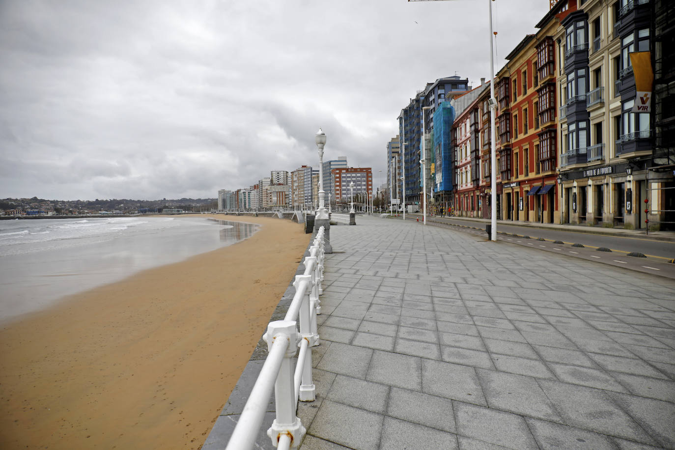 Apenas ciudadanos es la tónica general en las calles y carreteras asturianas