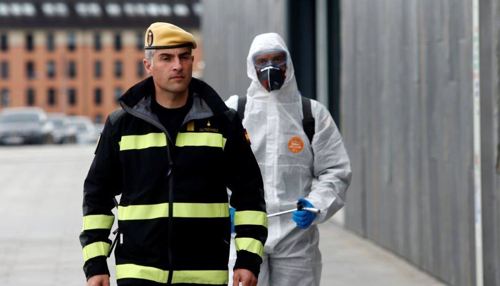 Los integrantes de la UME tendrán como una de las labores fundamentales la limpieza de edificios y zonas de uso público como estasciones de tren o autobús