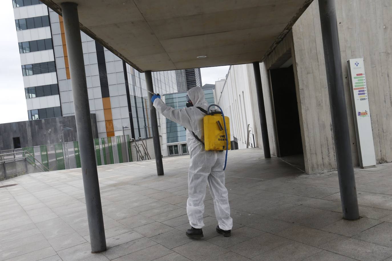 Los integrantes de la UME tendrán como una de las labores fundamentales la limpieza de edificios y zonas de uso público como estasciones de tren o autobús