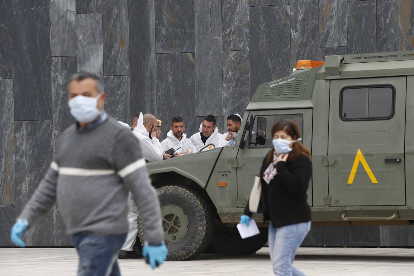 Los integrantes de la UME tendrán como una de las labores fundamentales la limpieza de edificios y zonas de uso público como estasciones de tren o autobús