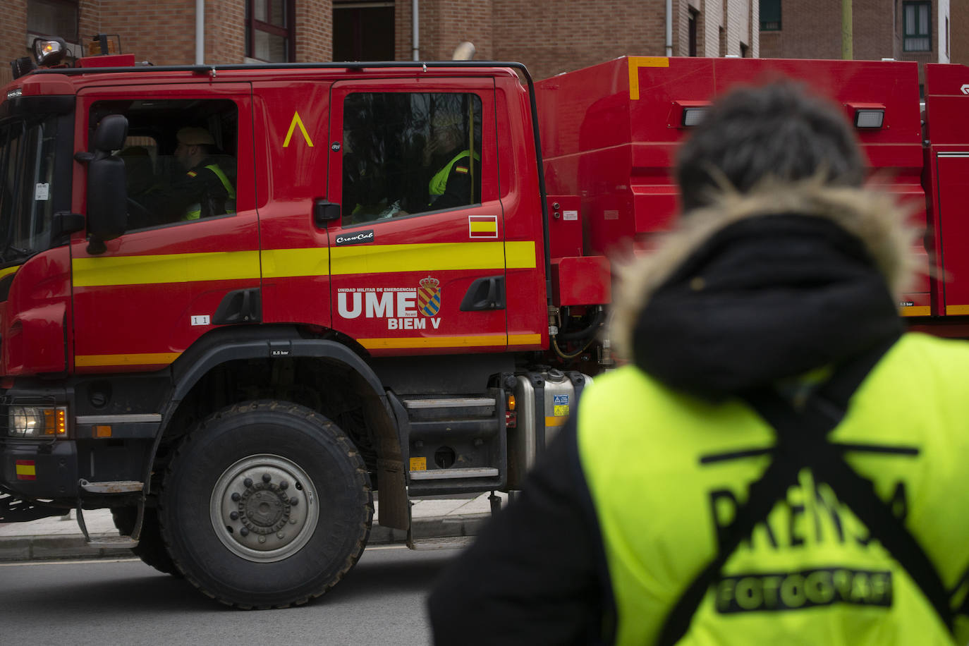 Noventa miembros de la Unidad Militar de Emergencias (UME) centran sus esfuerzos este sábado en la desinfección y limpieza de varios centros de salud de Asturias para prevenir la expansión del coroavirus. 
