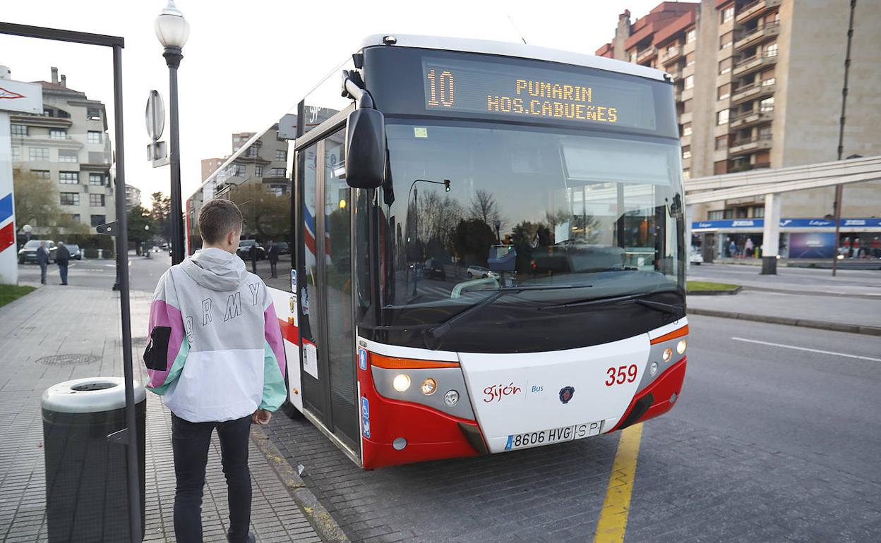 EMTUSA modifica las frecuencias y rutas de sus líneas de autobús