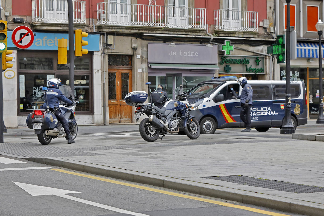 Las limitaciones en los desplazamientos durante el estado de alarma por el coronavirus son claras: solo se permite romper el confinamiento en las casas si hay una razón justificada