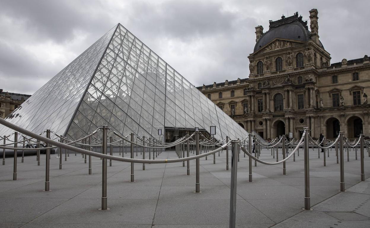 El museo del Louvre. 