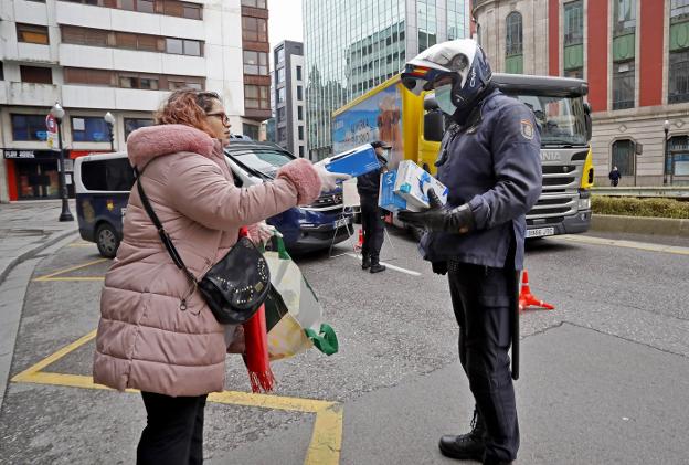 «Mis guantes, para ti»