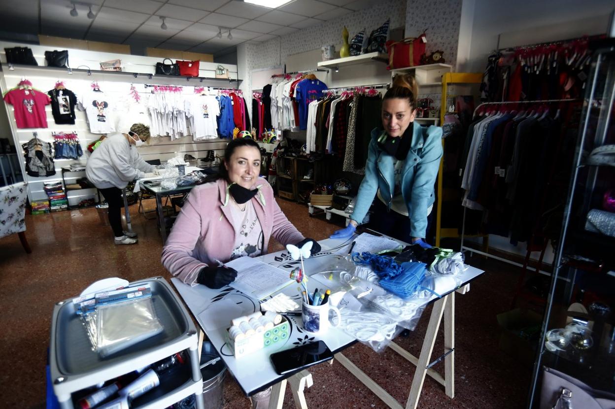 Toñi Rodríguez, Asunción Novo y Carmen Valdés. 