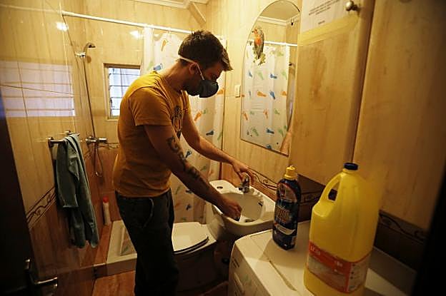 Coronavirus en Asturias | «Si puedo ayudar con un café, una comida o una ducha, es lo mínimo»