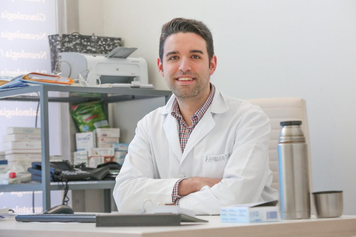 El dietista-nutricionista Lorenzo Barrientos pasa consulta estos días por vía telemática.