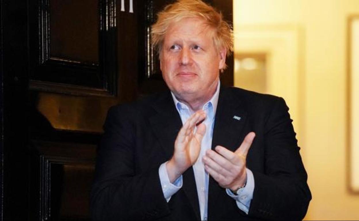 Boris Johnson, ingresado en el hospital diez días después de dar positivo por coronavirus