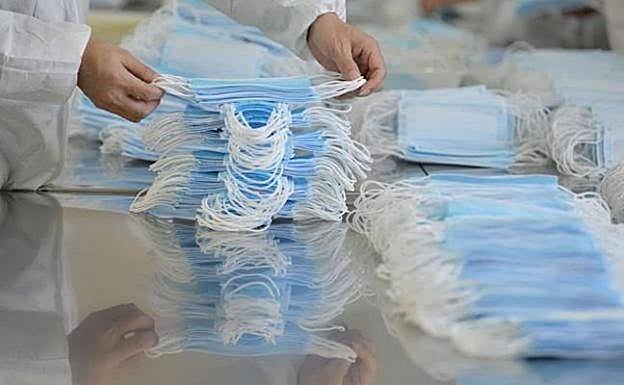 Detenido un empresario por robar casi dos millones de mascarillas en Santiago